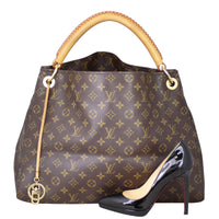 Louis Vuitton Artsy MM Monogram Shoe