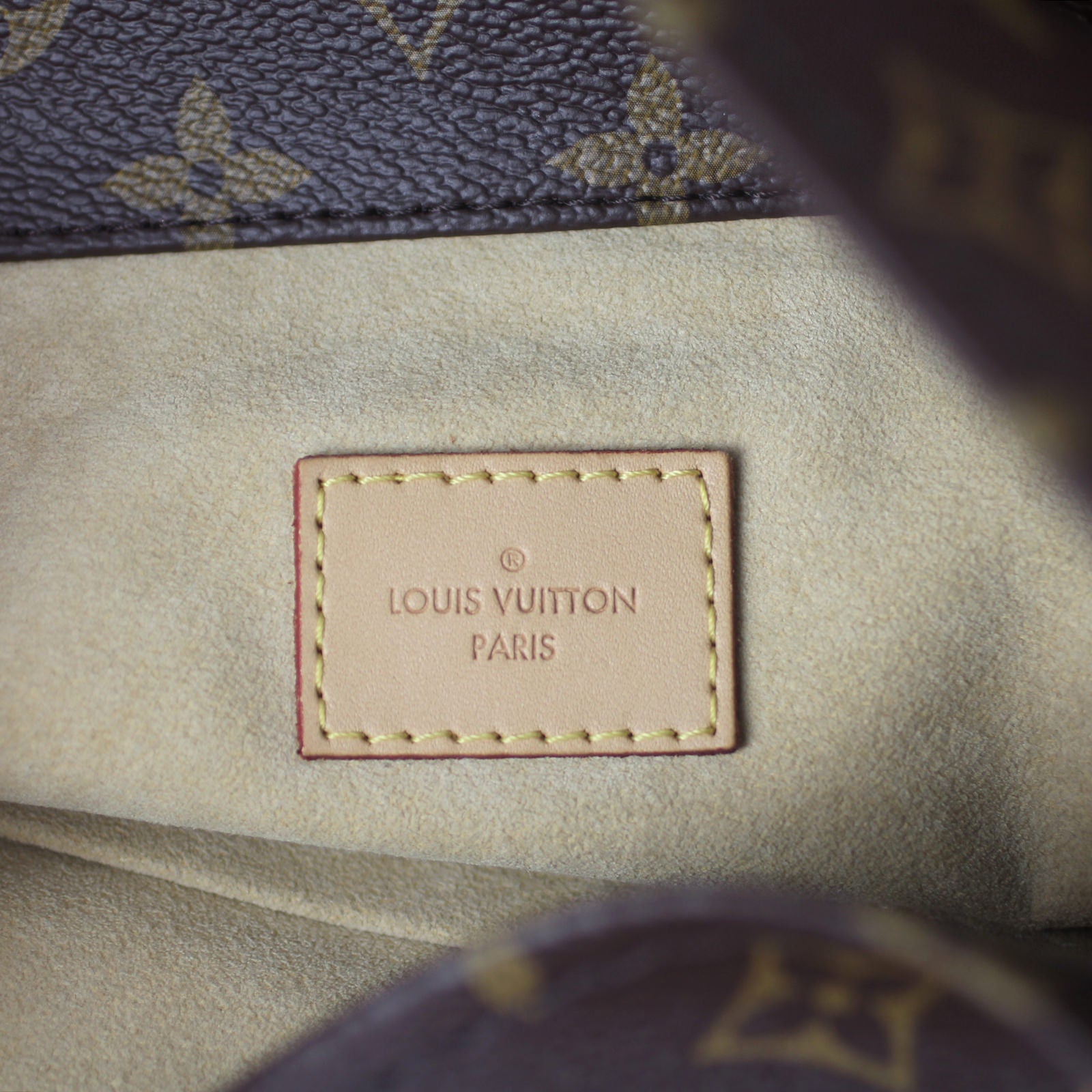 Louis Vuitton Artsy MM Monogram stamp