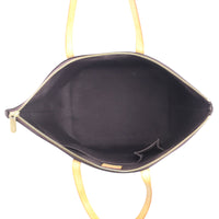 Louis Vuitton Bellevue GM Monogram Vernis Whole interior