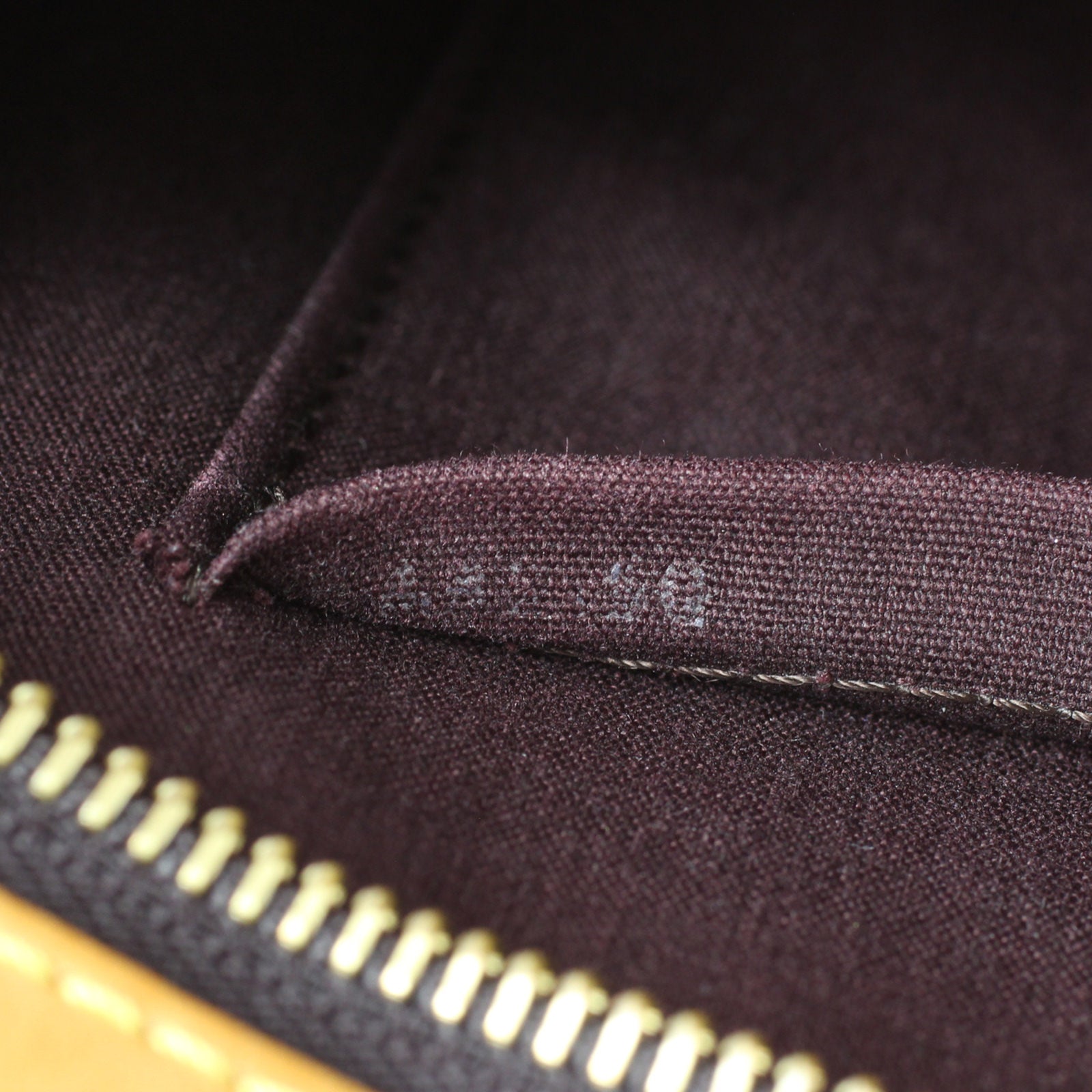 Louis Vuitton Brea MM Vernis Amarante Code