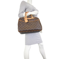 Louis Vuitton Deauville Bowling Vanity Monogram Mannequin