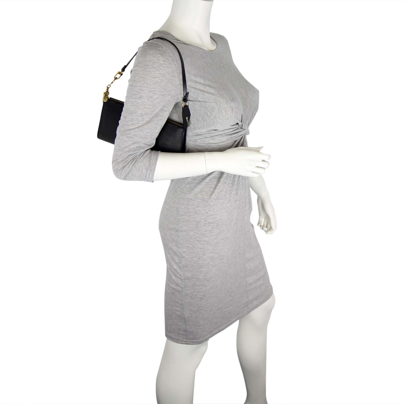 Louis Vuitton Epi Pochette  Scale