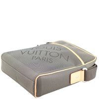 Louis Vuitton Geant Messenger corner