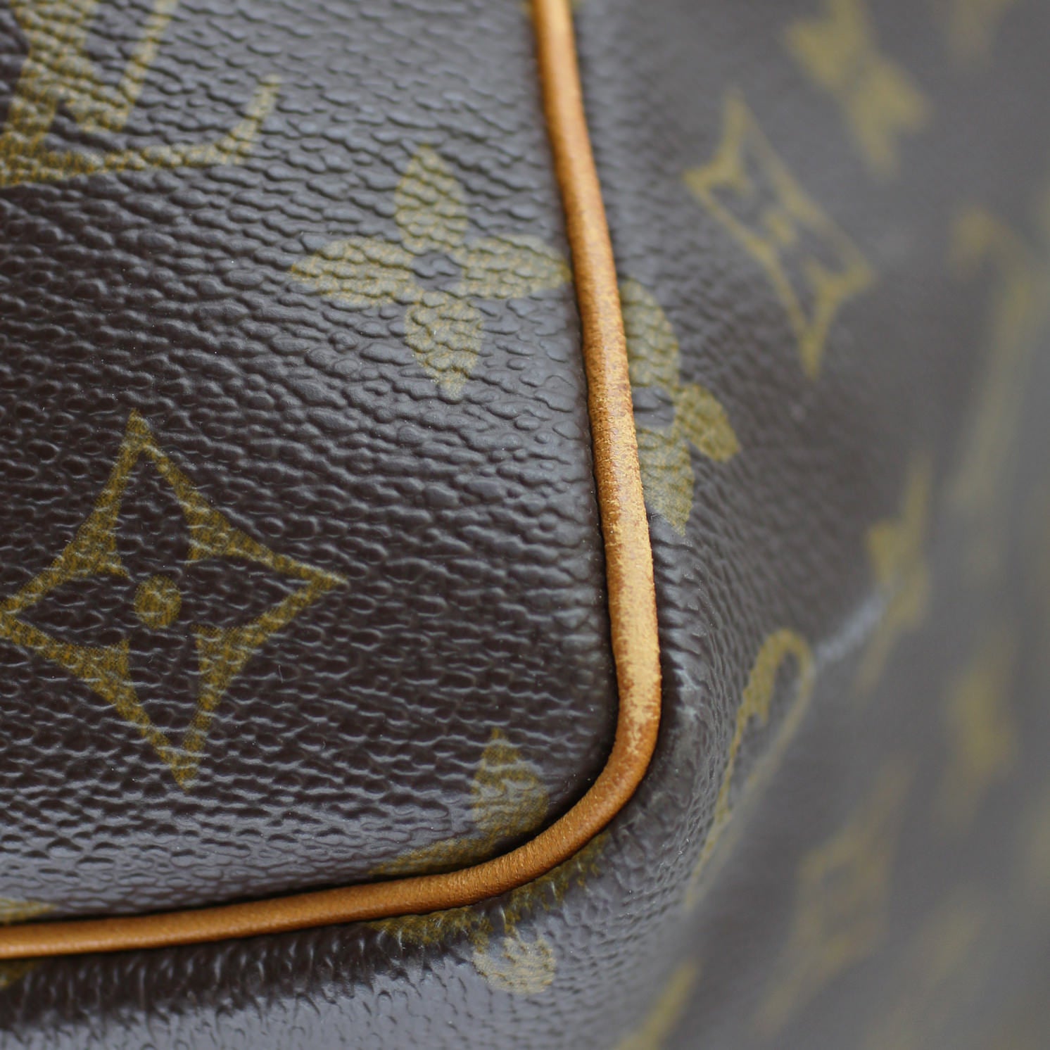 Louis Vuitton Keepall 50 Monogram Lining