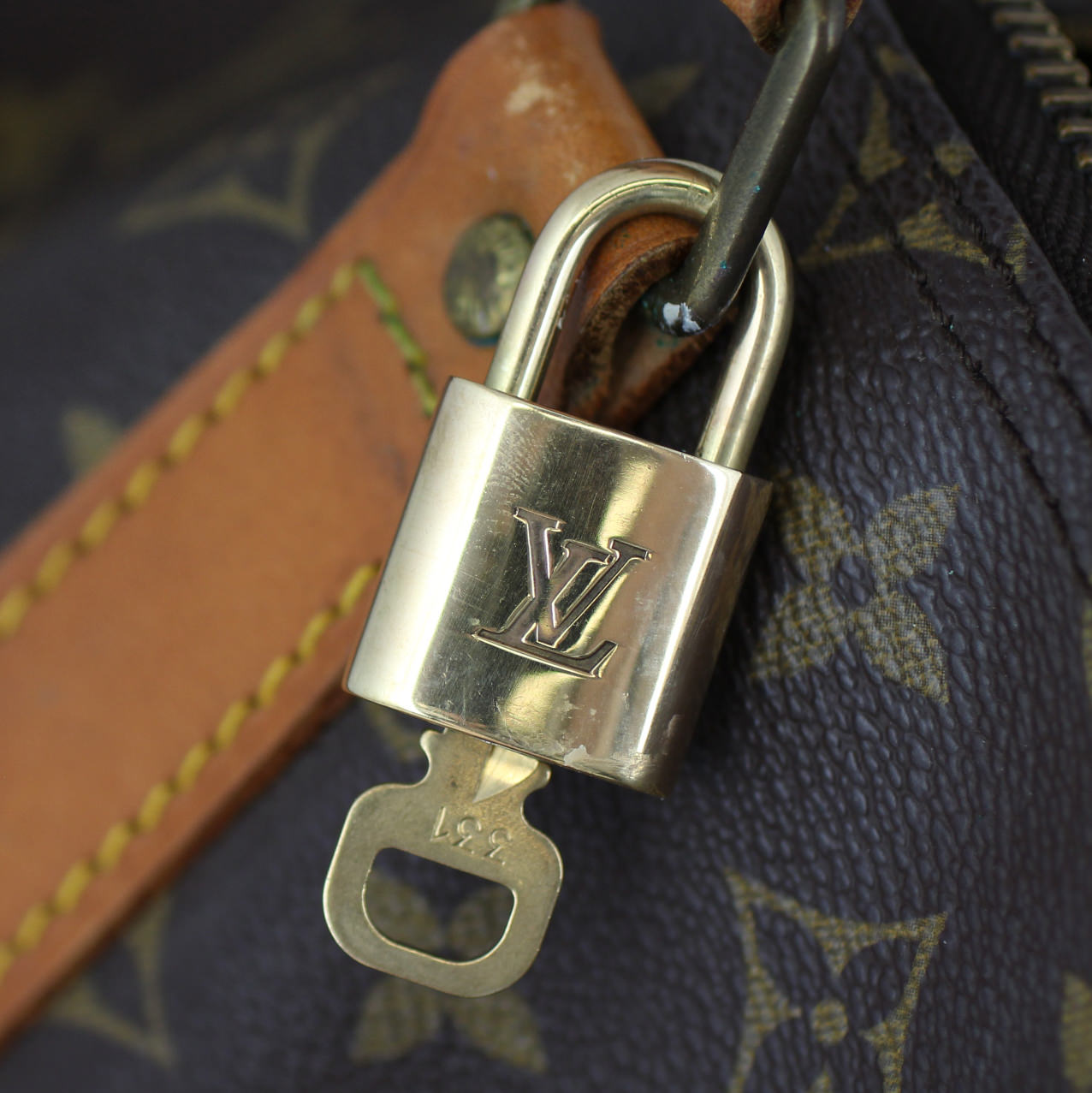 Louis Vuitton Keepall Bandouliere 55 Monogram Lock