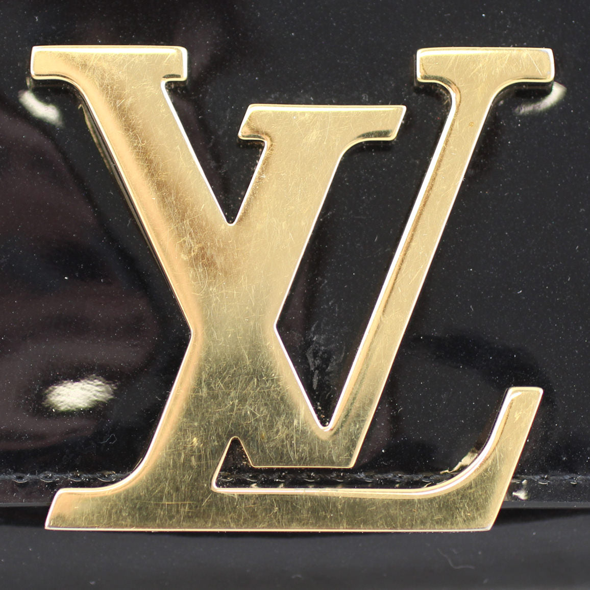 Louis Vuitton Louise Wallet Logo