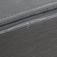 Louis Vuitton Lussac Epi Flaw