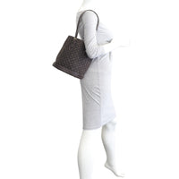 Louis Vuitton Mini Lin Bucket PM Mannequin