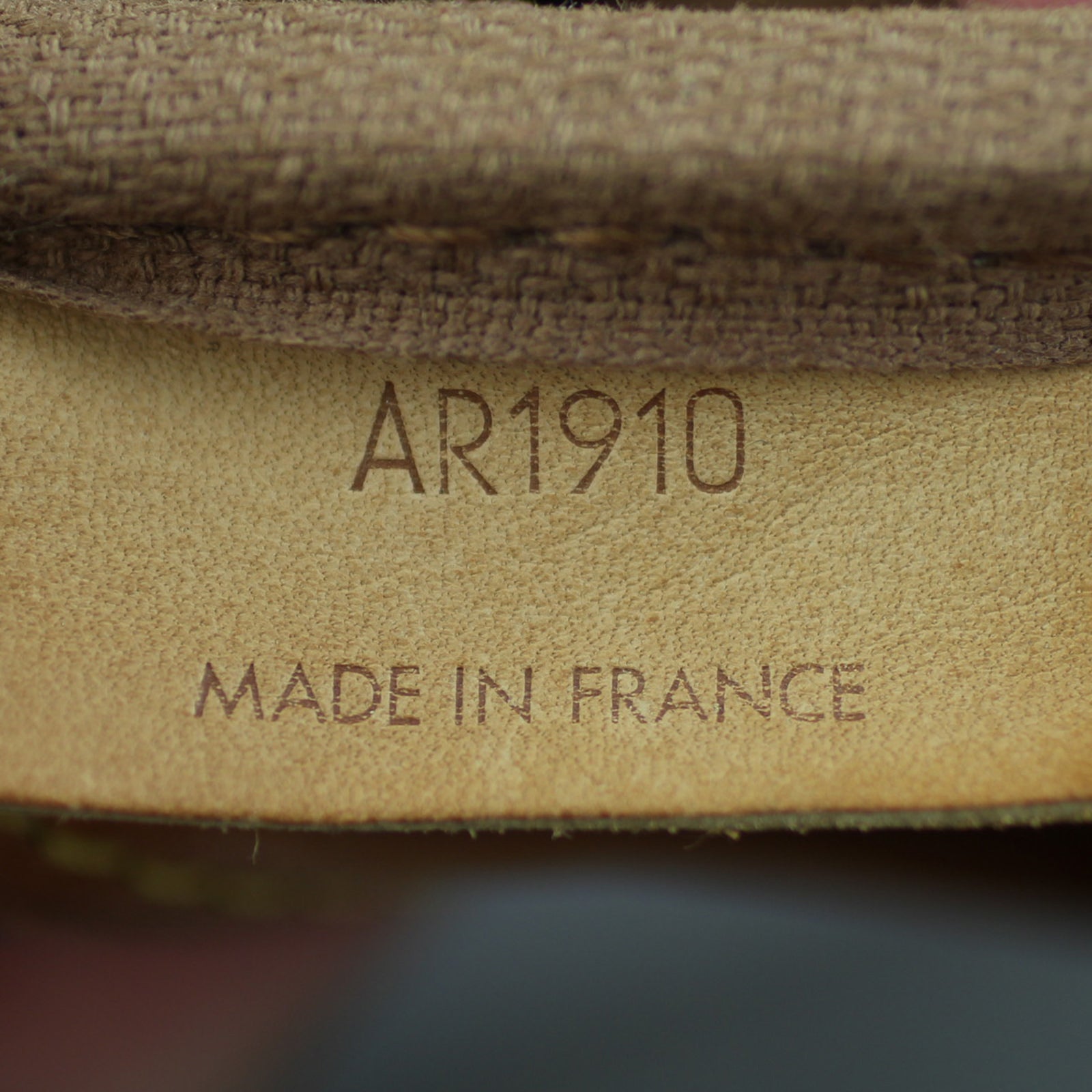 Louis Vuitton Saumur 30 Monogram Code