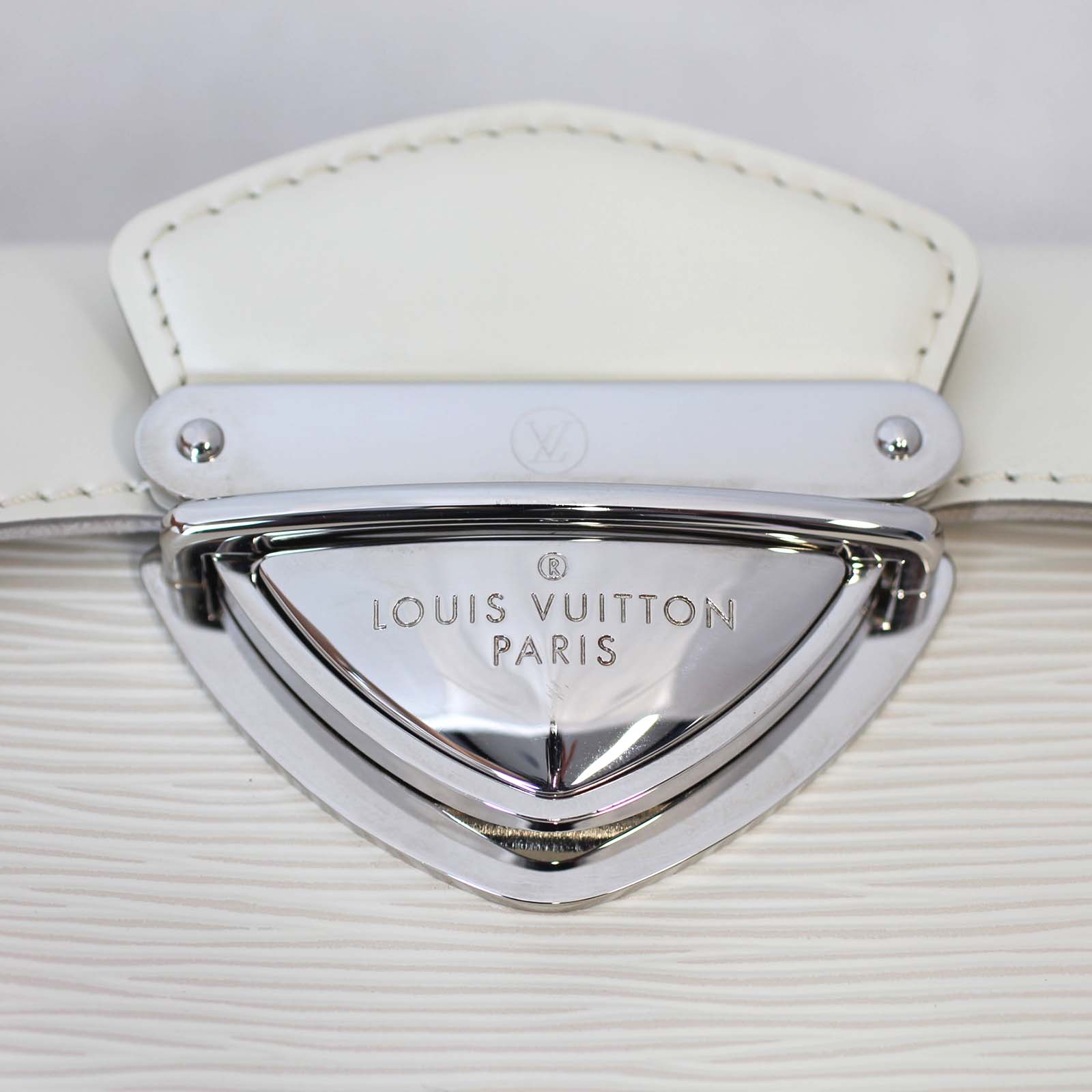 Louis Vuitton Montaigne Clutch Epi Clasp