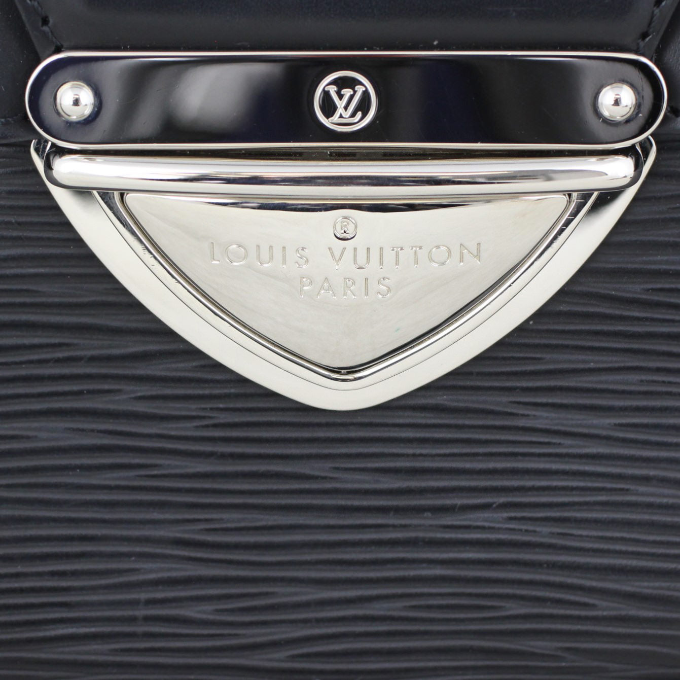 Louis Vuitton Montaigne Clutch Epi Exterior