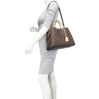 Louis Vuitton Montaigne MM Monogram Mannequin