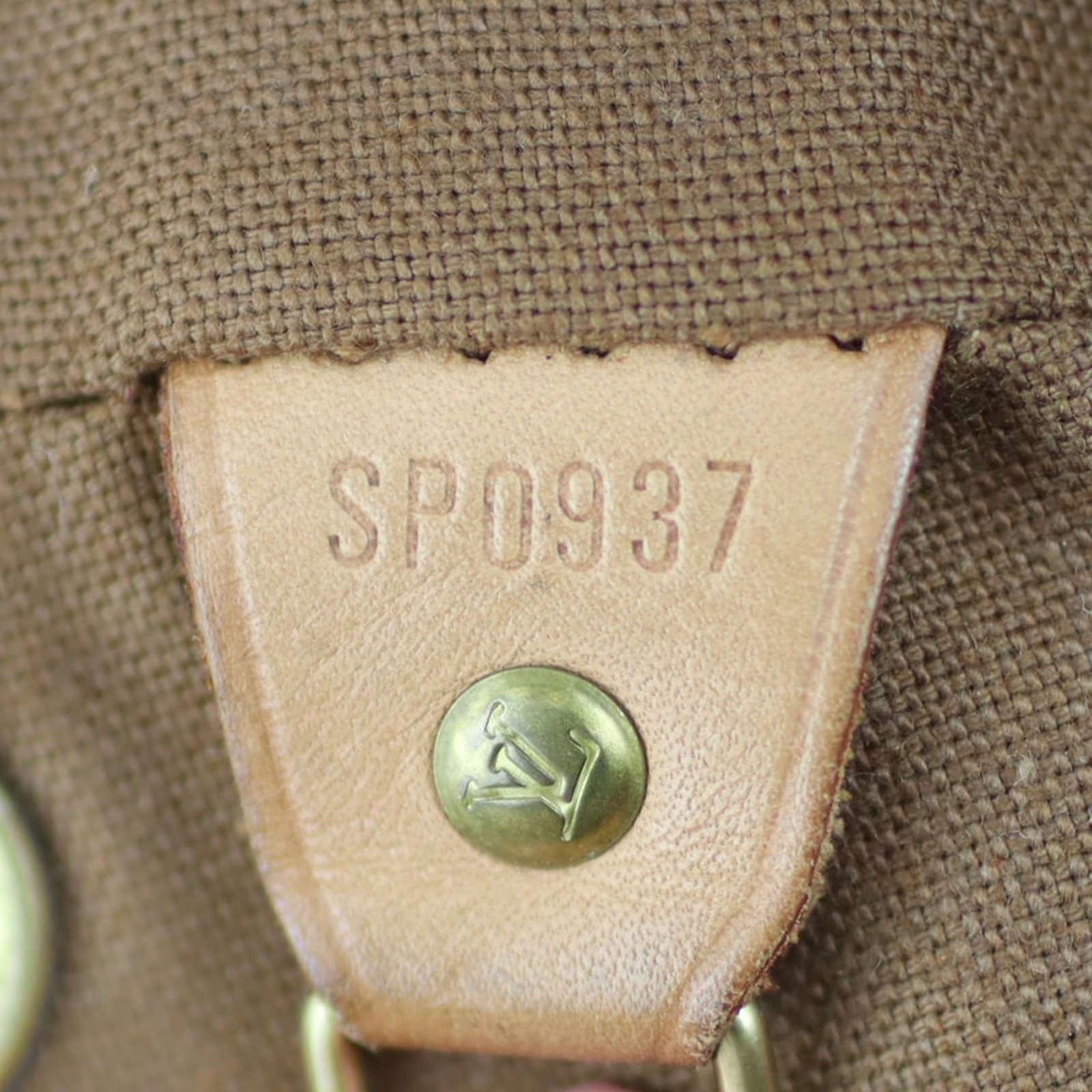 Louis Vuitton Montsouris MM Monogram Code