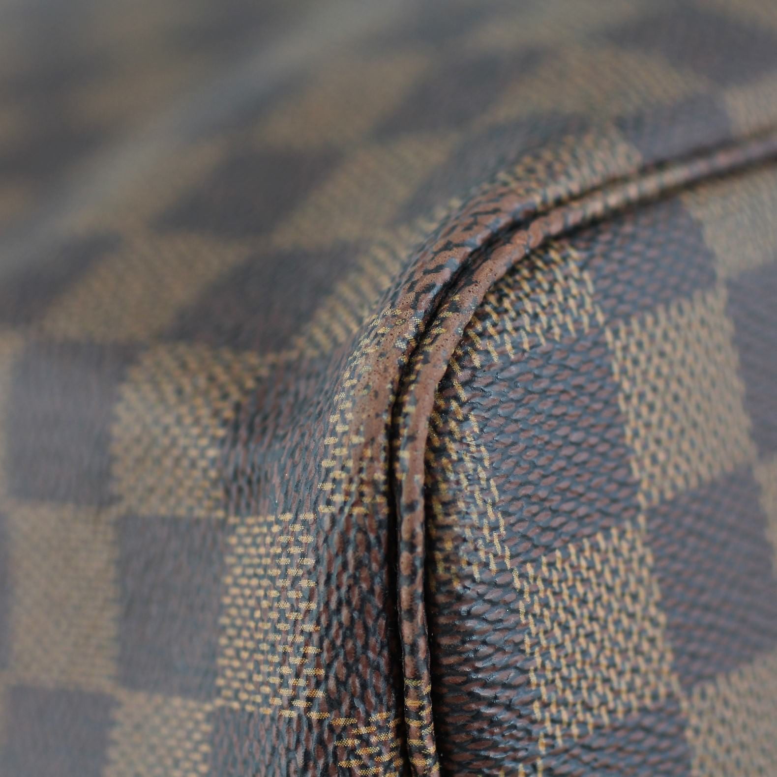 Louis Vuitton Neverfull GM Damier Ebene Lining