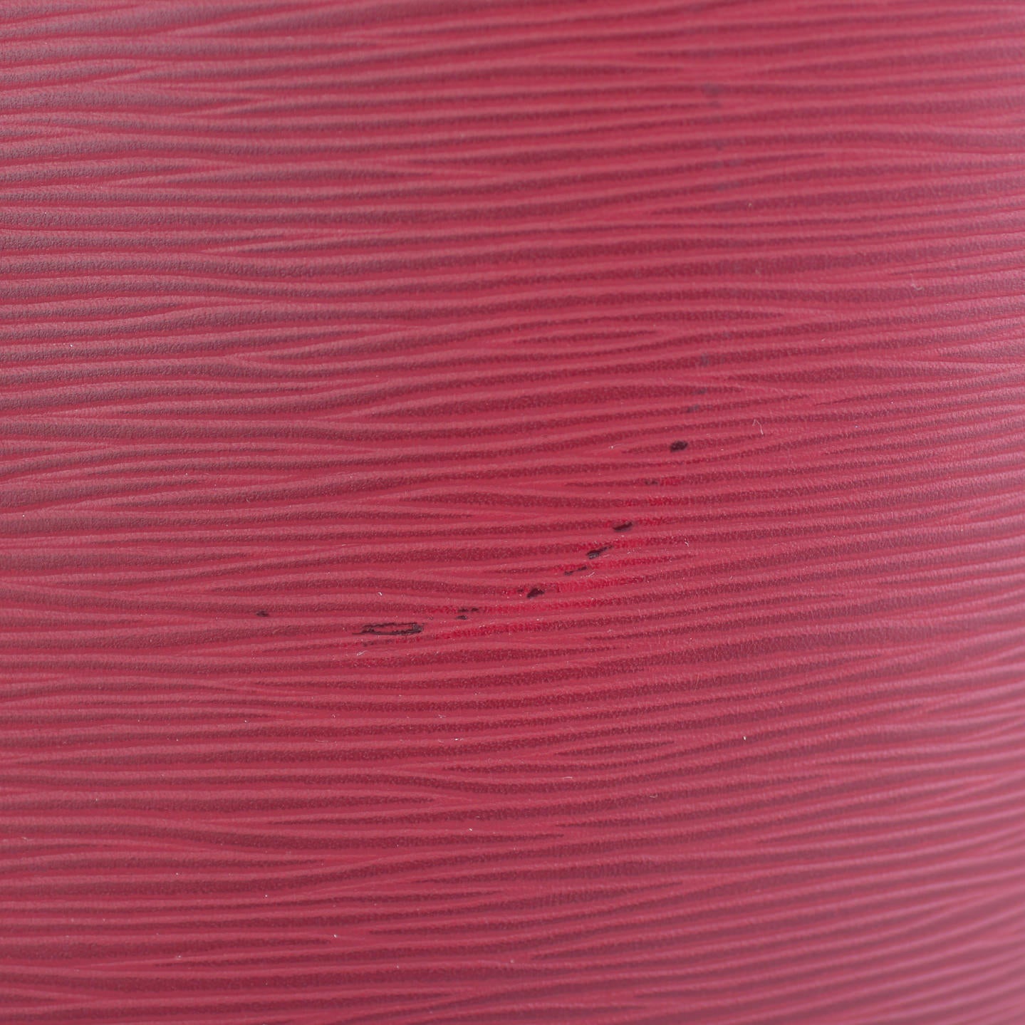 Louis Vuitton Neverfull MM Epi Scratch