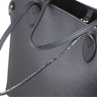 Louis Vuitton Neverfull MM Epi Corner