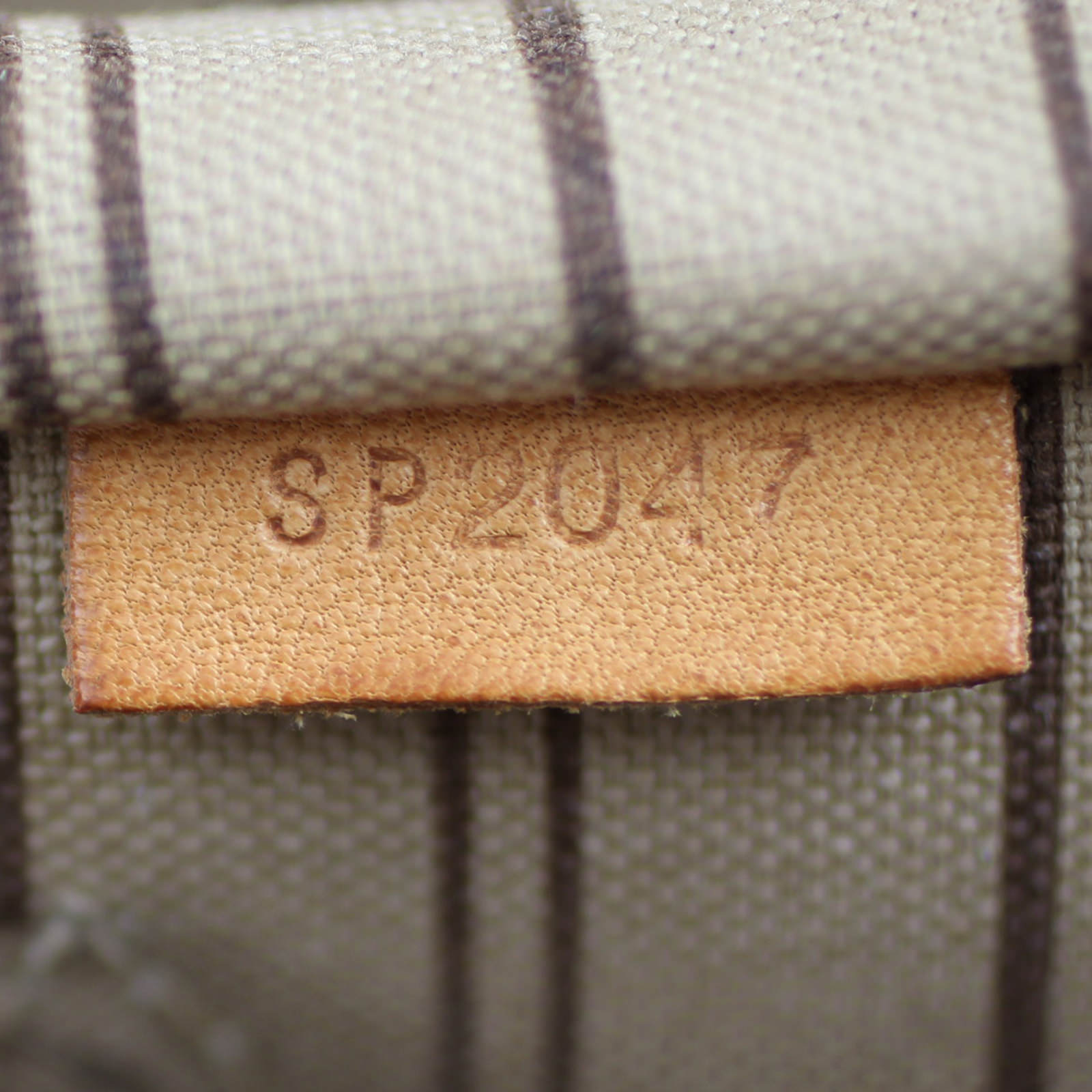 Louis Vuitton Neverfull MM Monogram Code