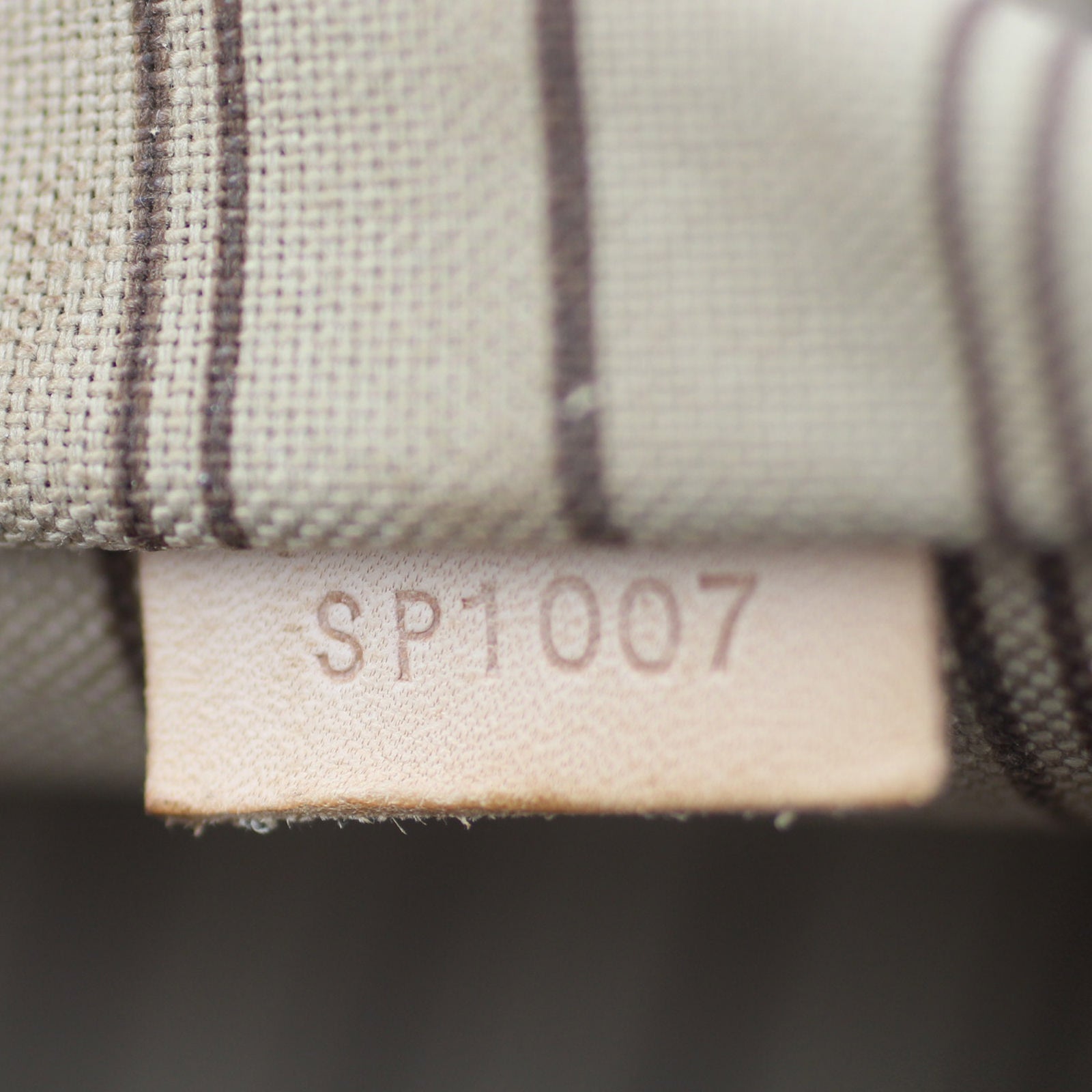 Louis Vuitton Neverfull MM Monogram Code