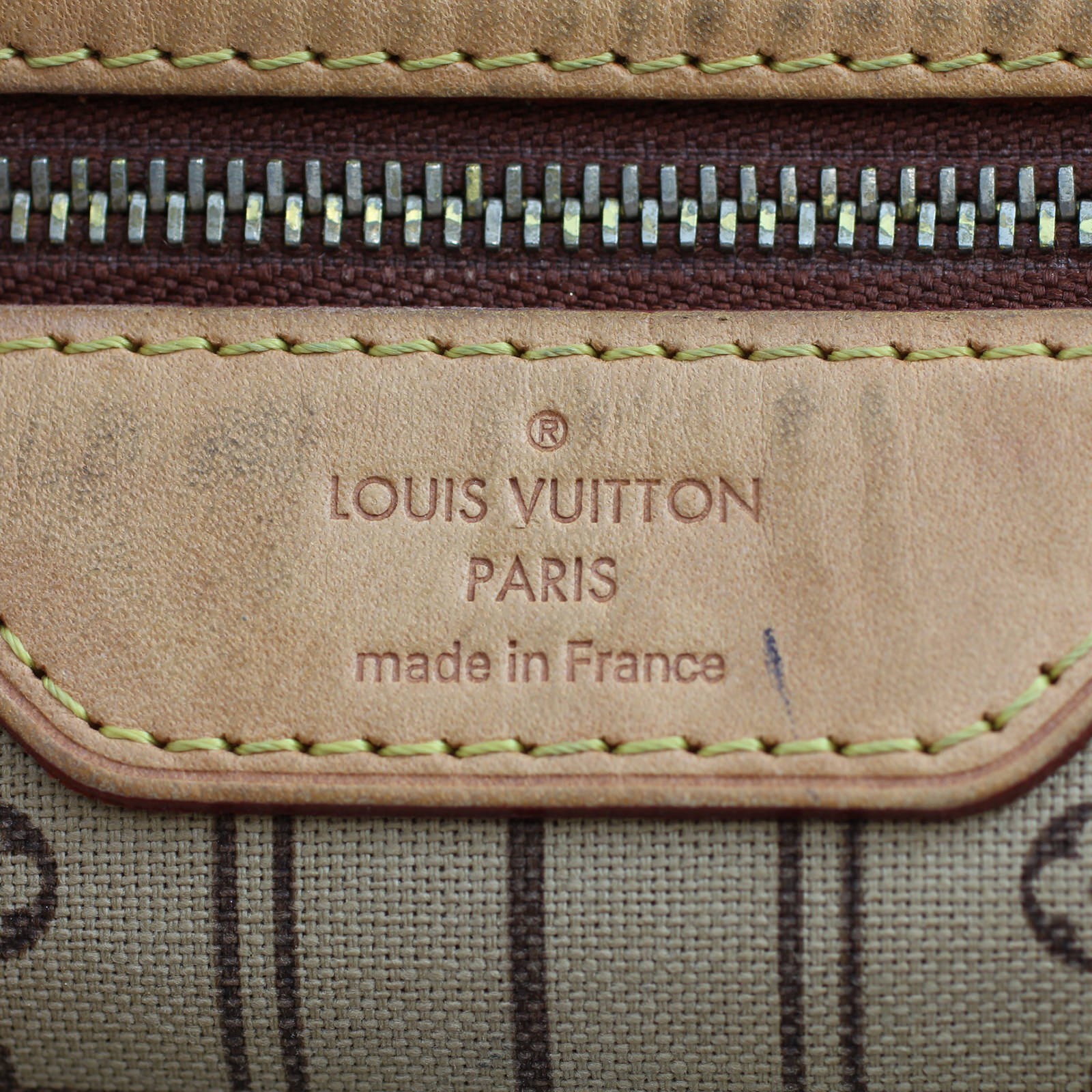 Louis Vuitton Neverfull MM Monogram stamp