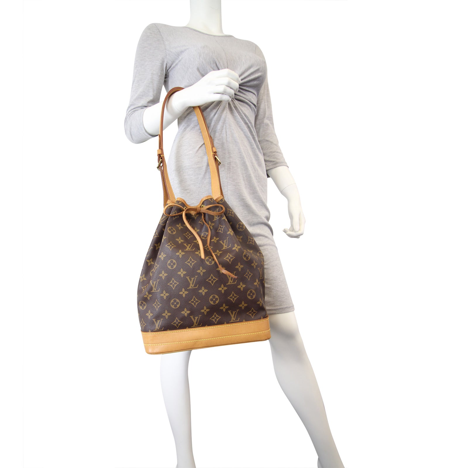Louis Vuitton Noe Monogram mannequin