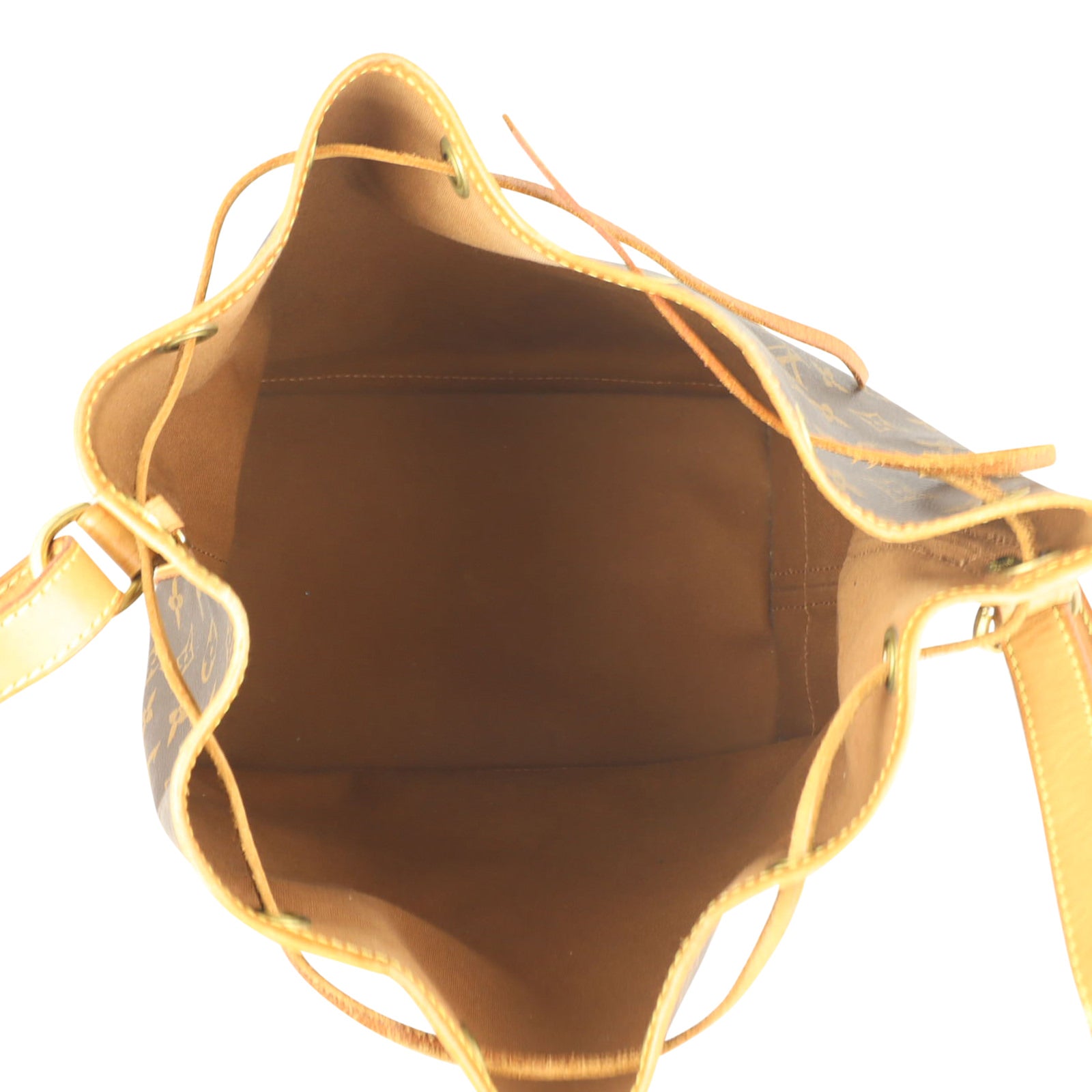 Louis Vuitton Noe Monogram interior