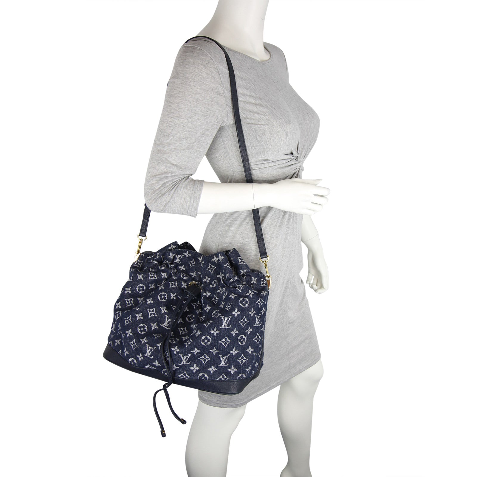 Louis Vuitton Noefull Denim MM mannequin