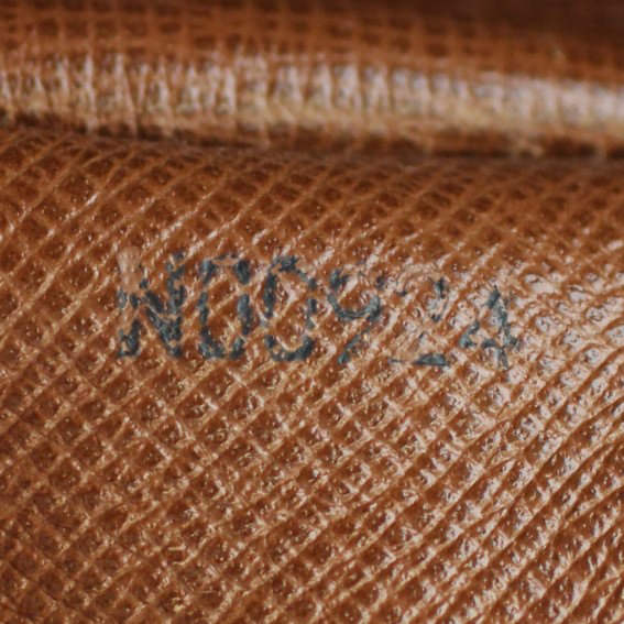 Louis Vuitton Papillon 30 Monogram Code