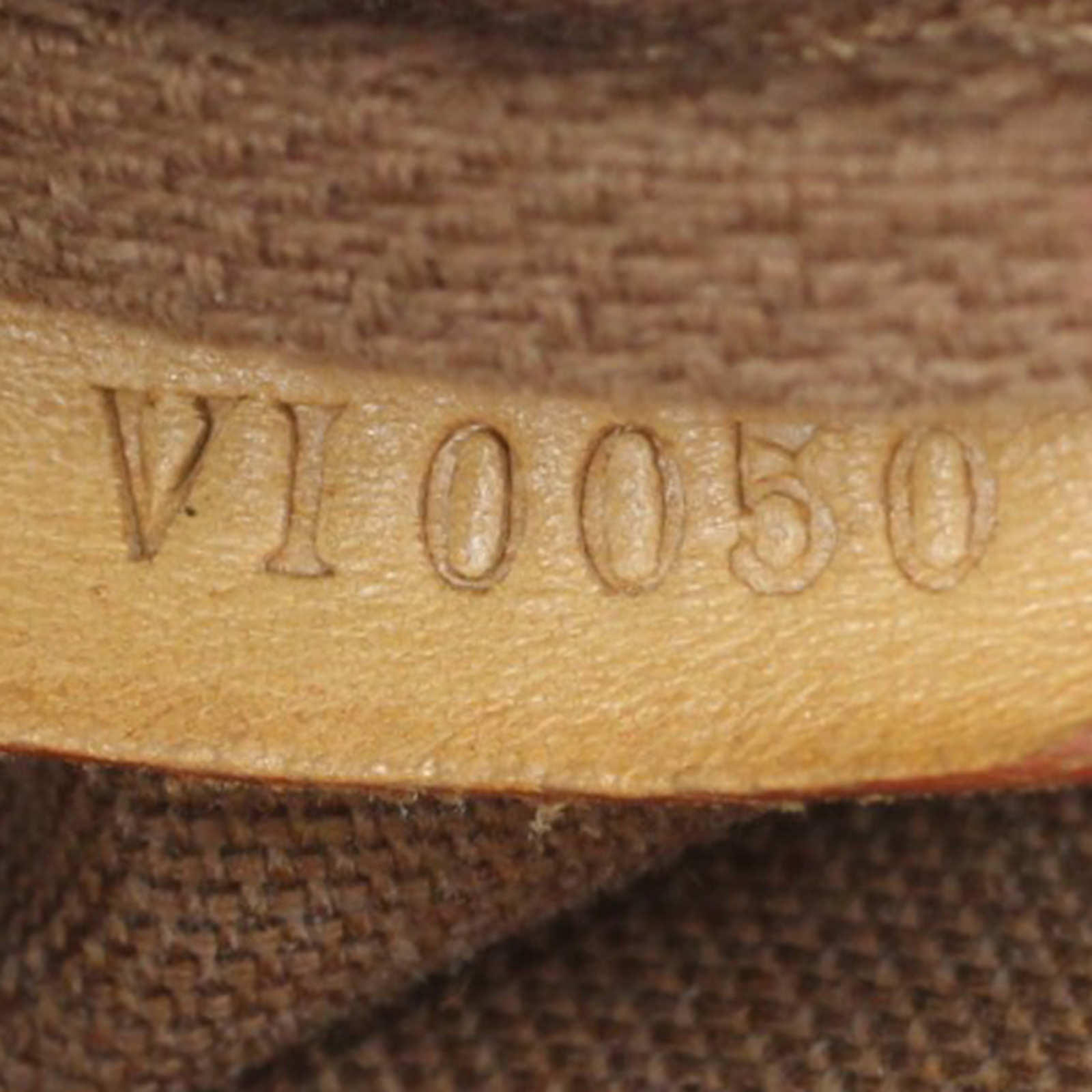 Louis Vuitton Pochette Accessoires Monogram Code