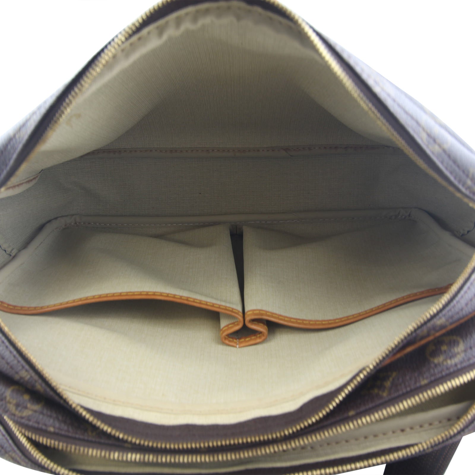 Louis Vuitton Reporter GM Interior