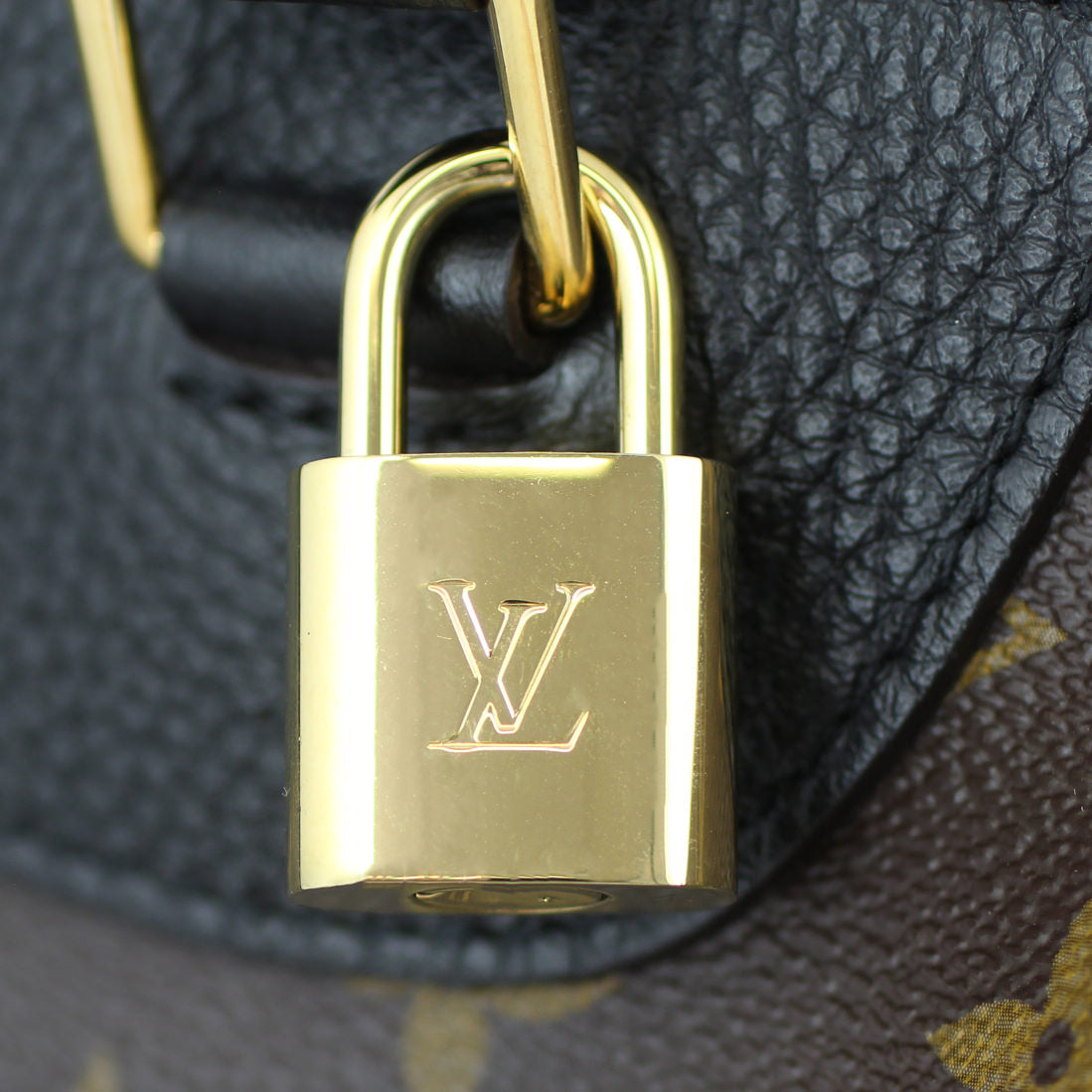 Louis Vuitton Retiro NM Monogram Noir Lock