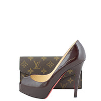 Louis Vuitton Sarah Wallet Monogram Scale