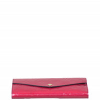 Louis Vuitton Sarah Wallet Monogram Vernis bottom