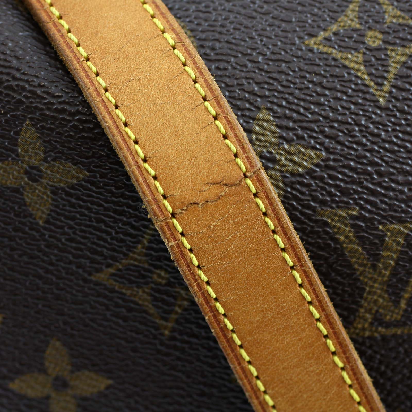 Louis Vuitton Saumur 30 Leather Crack