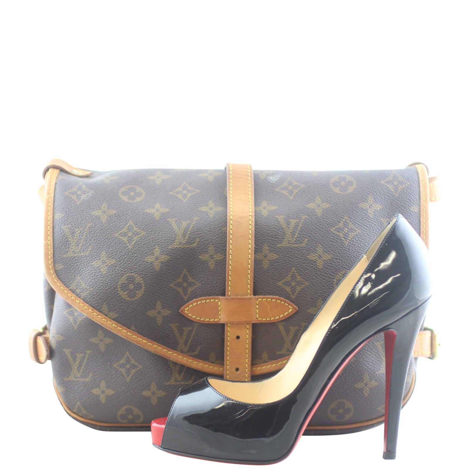 Louis Vuitton Saumur 30 Monogram Scale