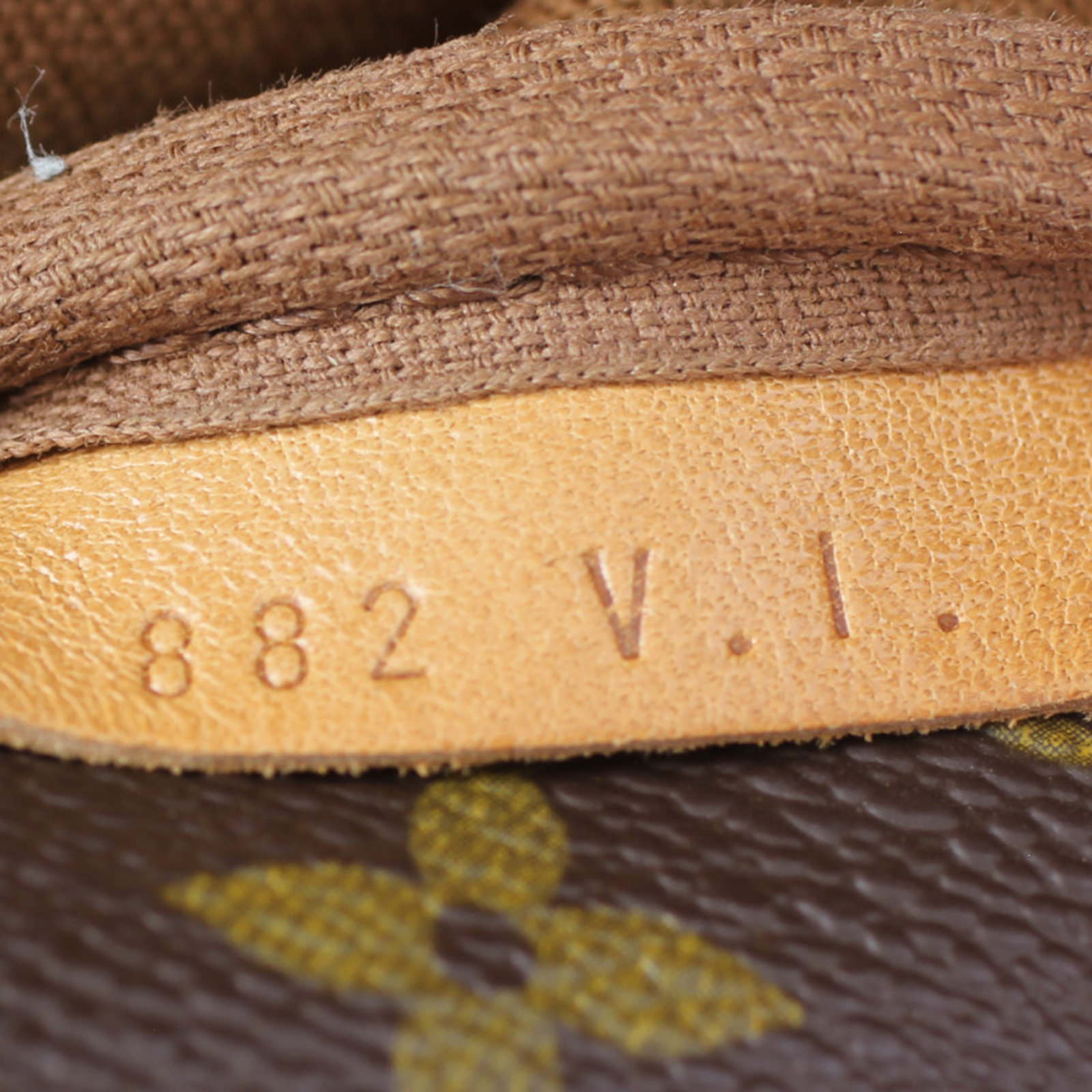 Louis Vuitton Saumur 43 Monogram Code