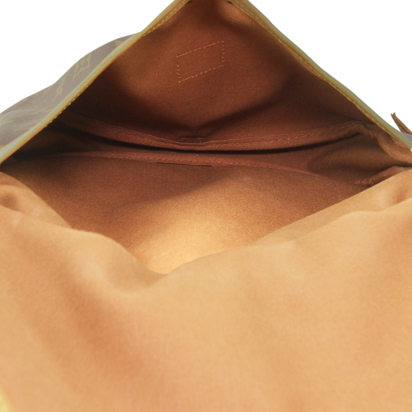 Louis Vuitton Saumur 30 Inside