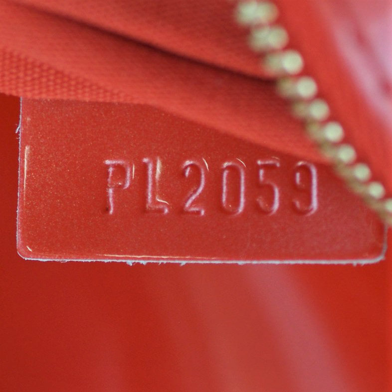 Louis Vuitton SoBe Clutch Vernis Code