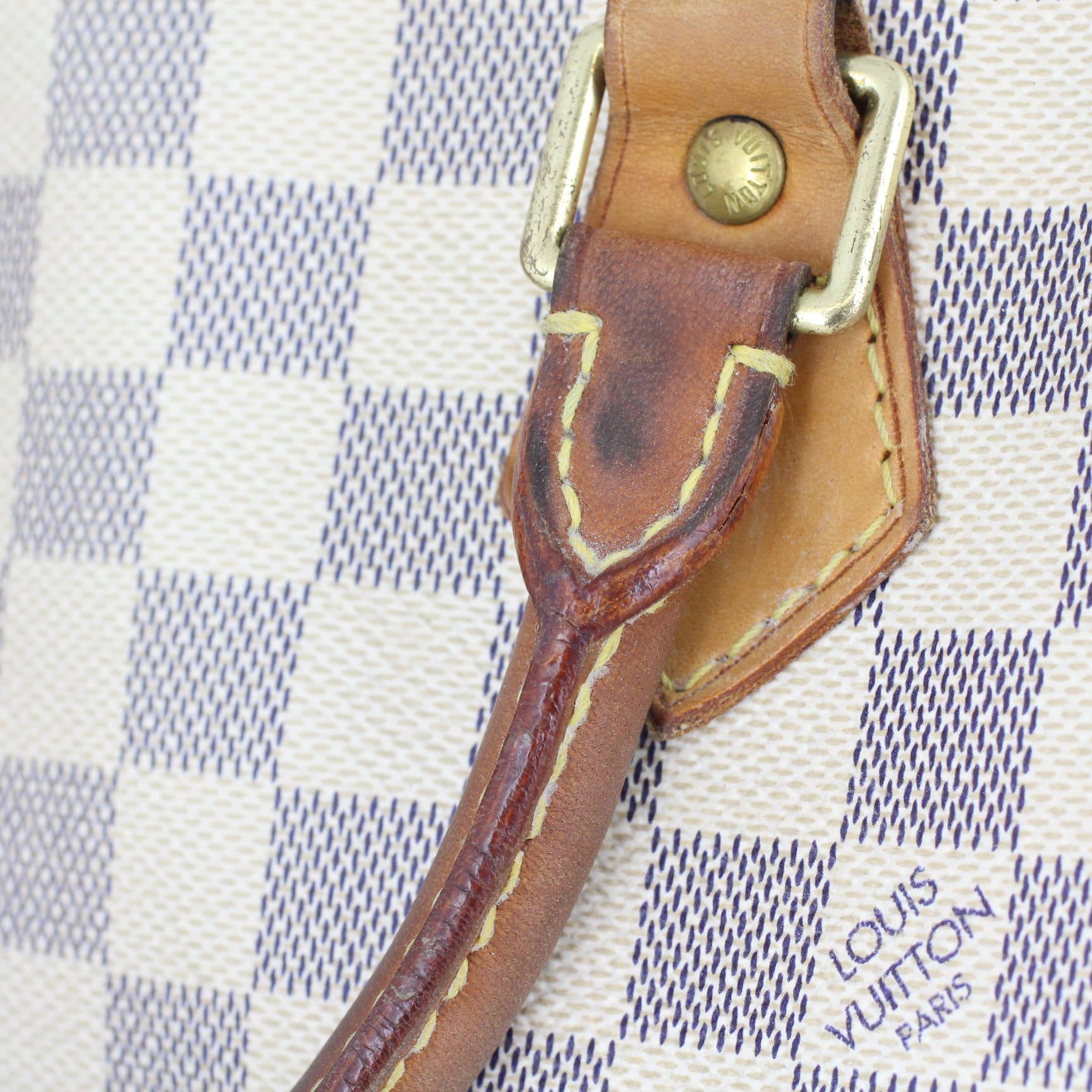 Louis Vuitton Speedy 30 Damier Azur Handle Close Up