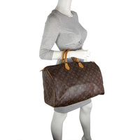 Louis Vuitton Speedy 40 Monogram mannequin