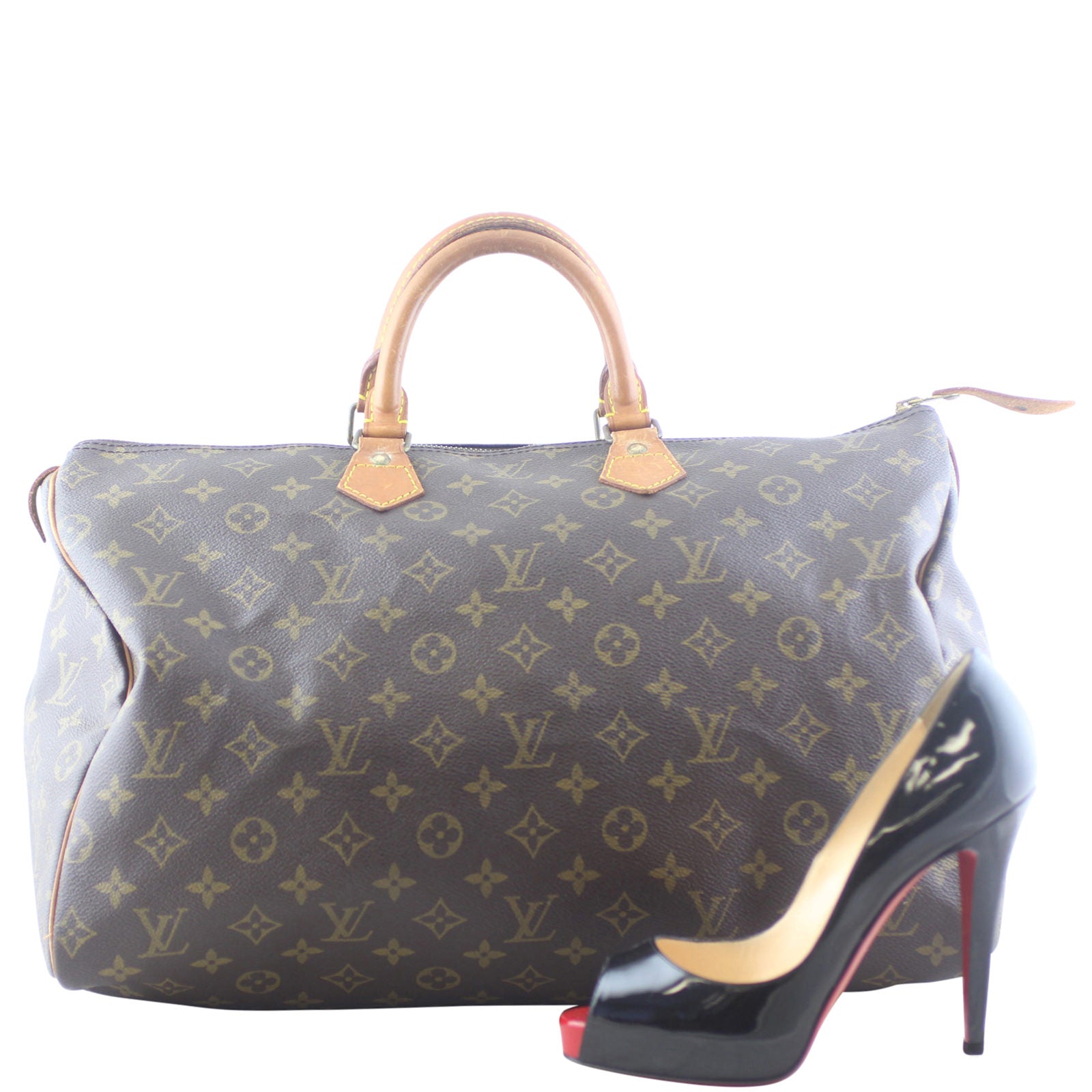 Louis Vuitton Speedy 40 Monogram Scale