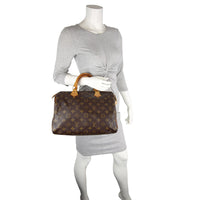 Louis Vuitton Speedy 30 Monogram mannequin
