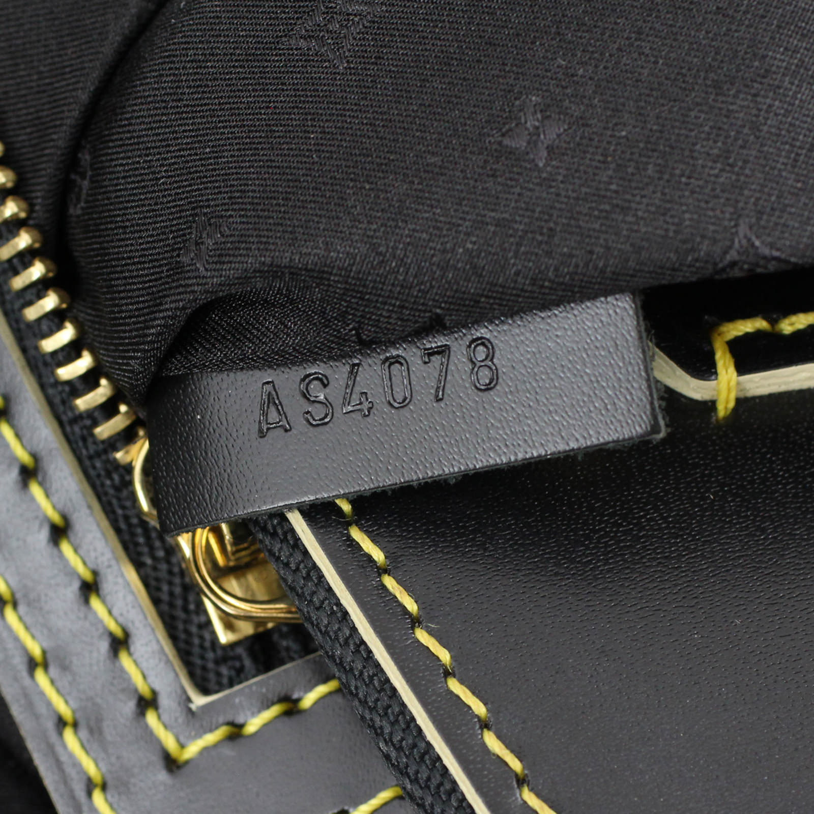 Louis Vuitton Suhali Lockit PM Code