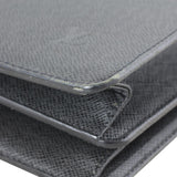 Louis Vuitton Taiga Robusto 2 Briefcase Flaw