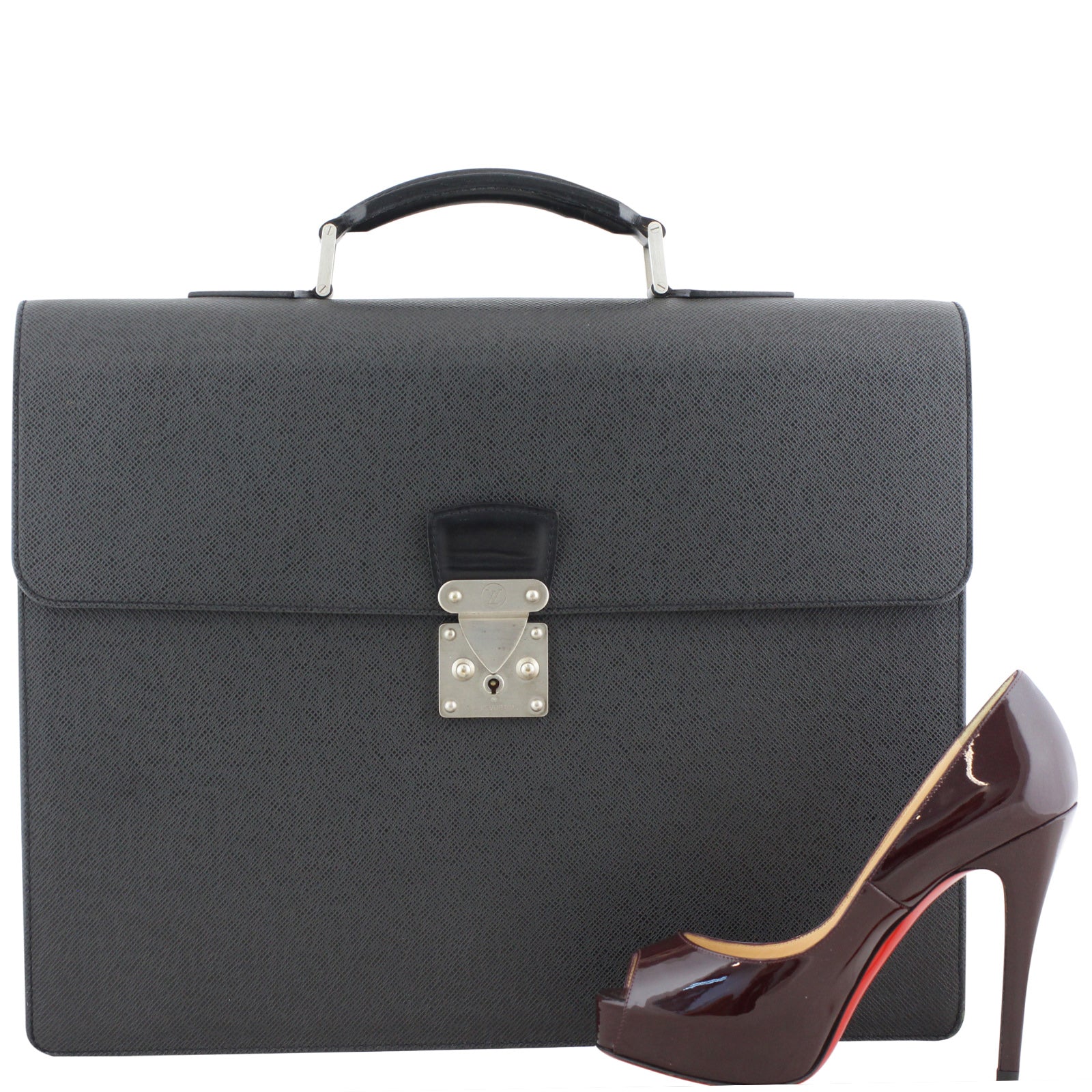 Louis Vuitton Taiga Robusto 2 Briefcase Scale