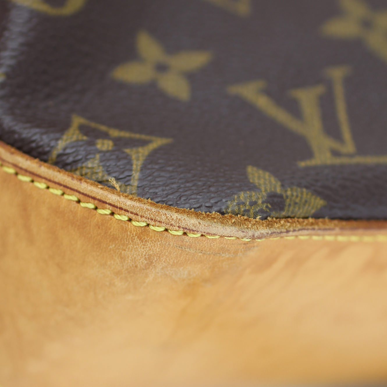 Louis Vuitton Trotteur Monogram Stitching