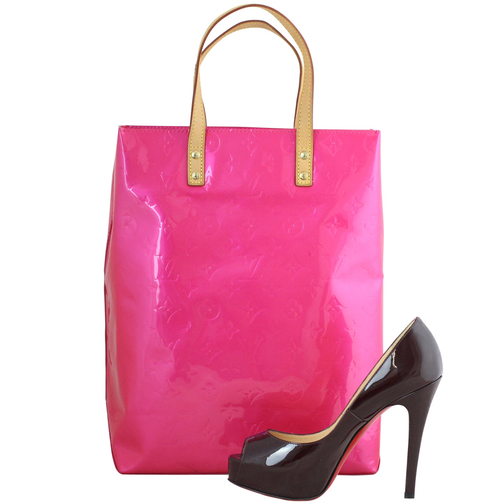 Louis Vuitton Reade MM Vernis Monogram Scale