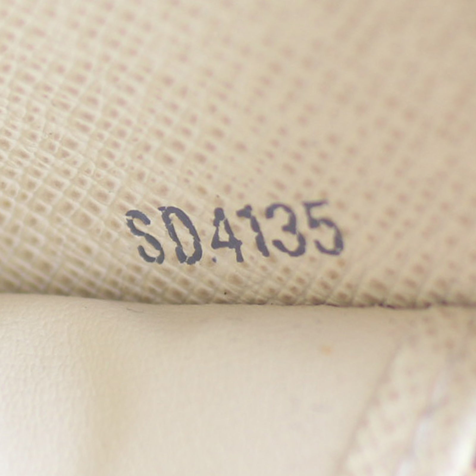 Louis Vuitton Zippy Wallet Damier Azur Code