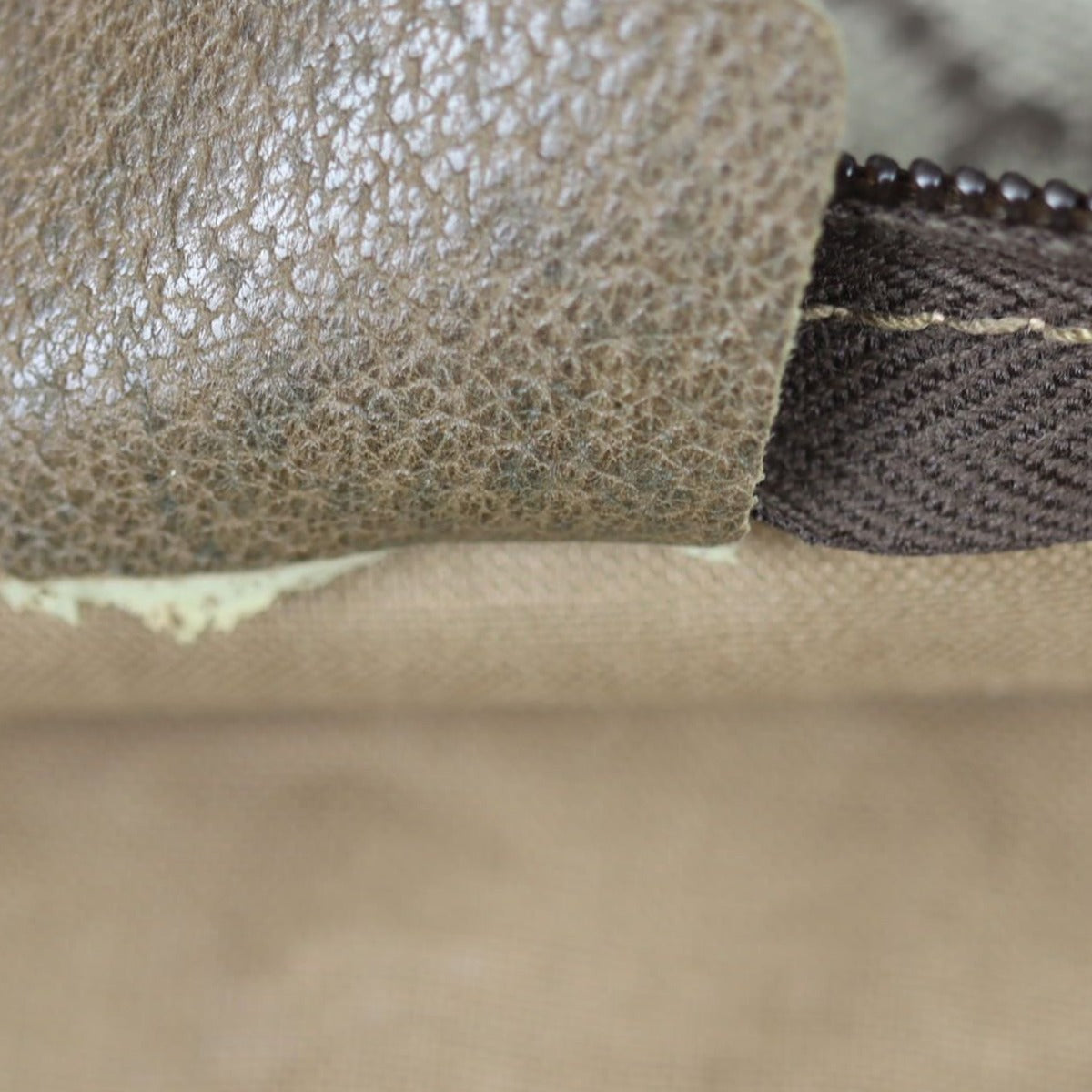 Gucci Sherry Line Weekender Tote Date code

