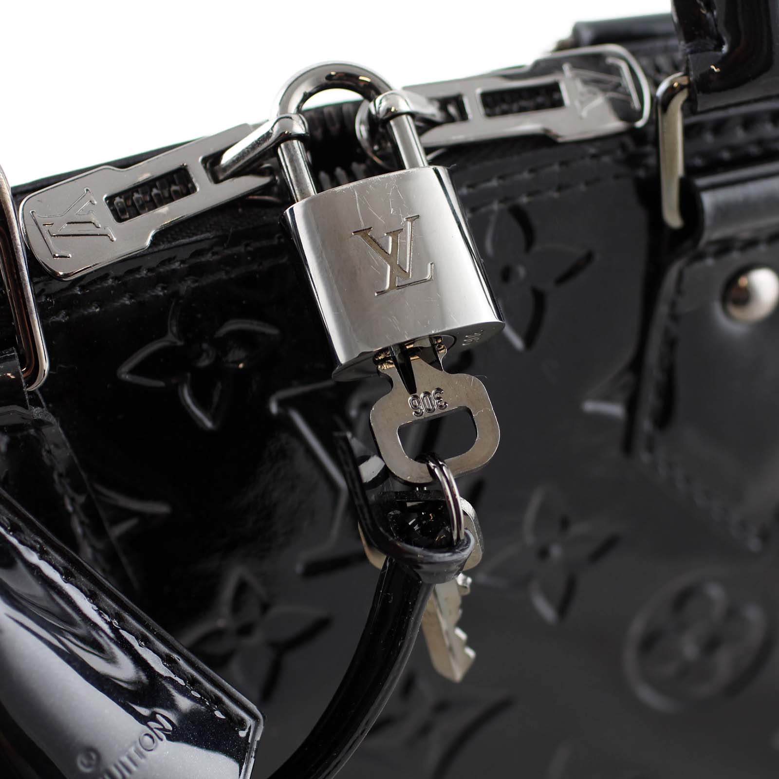 Louis Vuitton Alma Vernis BB lock