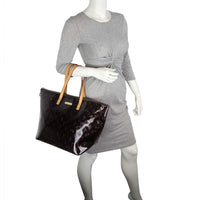 Louis Vuitton Bellevue GM Vernis Amarante mannequin